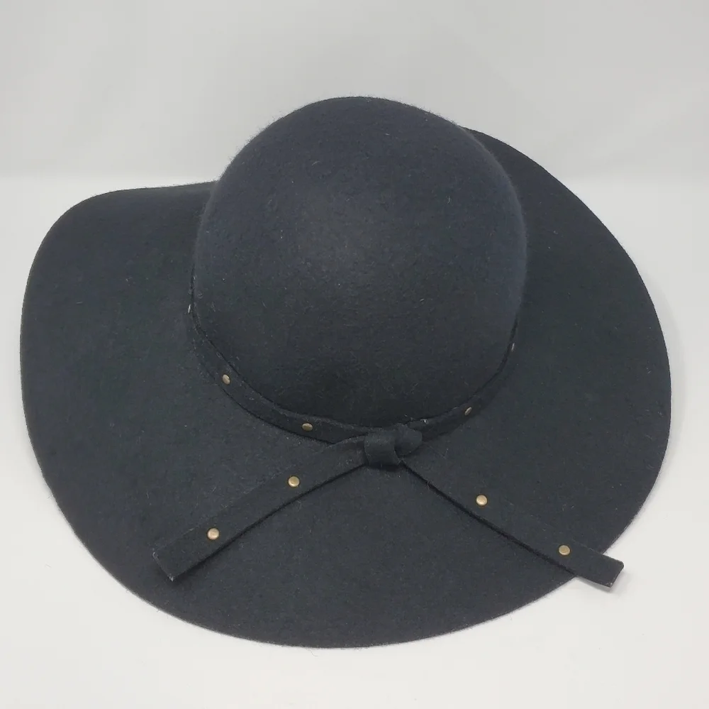 ECOTE URBAN OUTFITTERS 100% WOOL BLACK FLOPPY HAT BRASS STUDDED BAND WOMEN OS